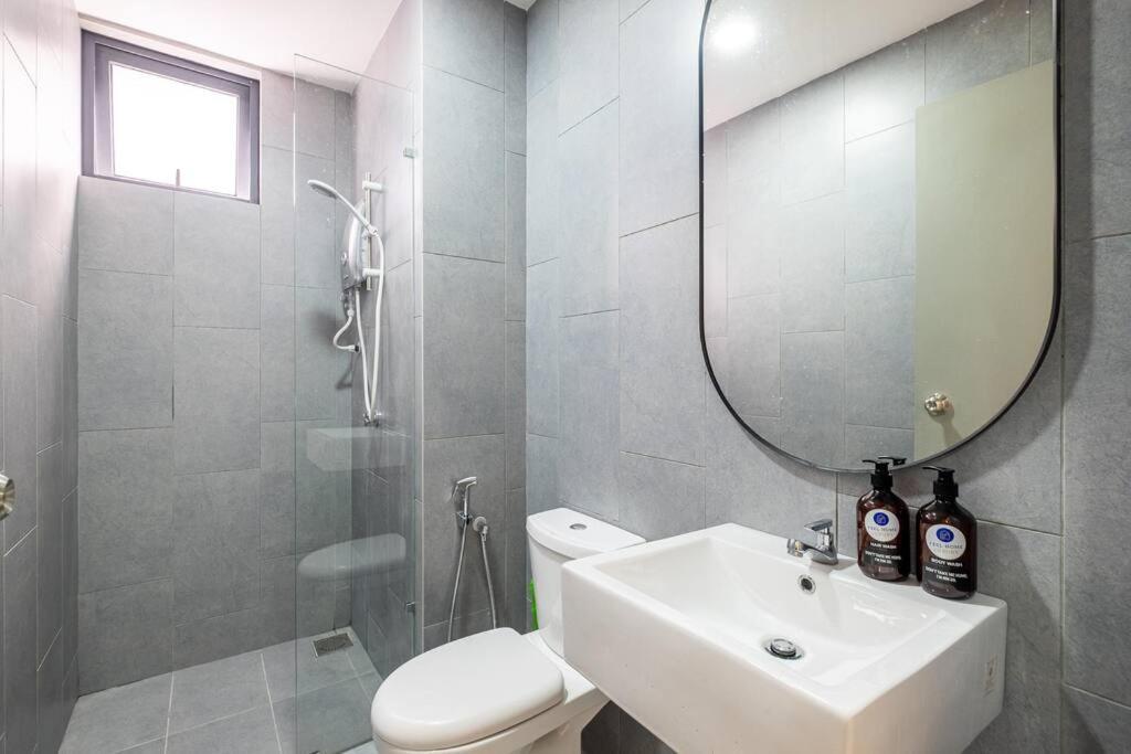 Sunlight 4br 9pax Mvertica Sunway Velocity Mall Pangsapuri *