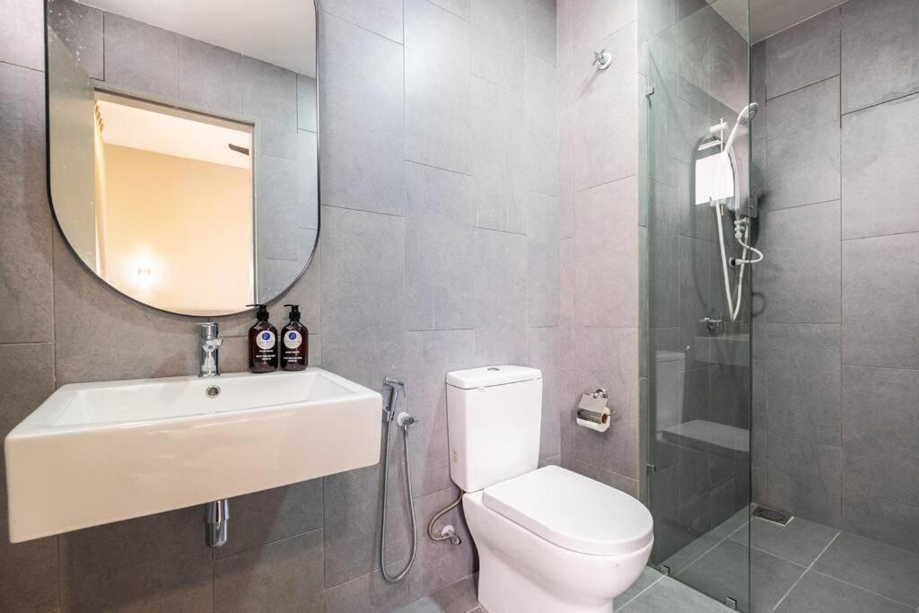 Sunlight 4br 9pax Mvertica Sunway Velocity Mall Pangsapuri *