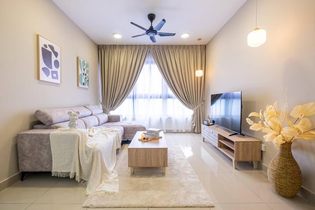 Sunlight 4br 9pax Mvertica Sunway Velocity Mall Kuala Lumpur