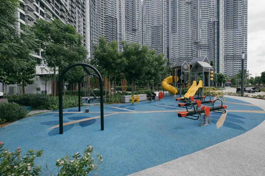 Sunlight 4br 9pax Mvertica Sunway Velocity Mall Pangsapuri