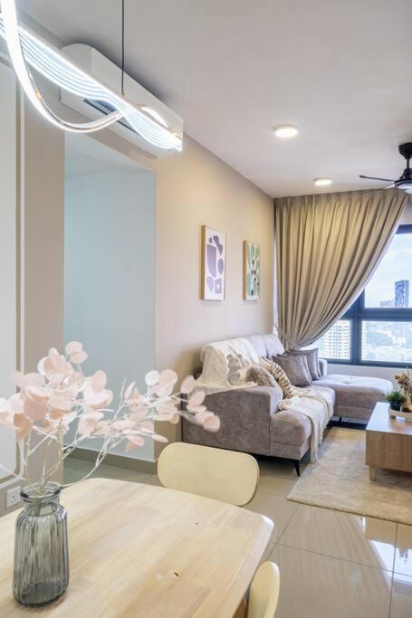 Sunlight 4br 9pax Mvertica Sunway Velocity Mall * Kuala Lumpur