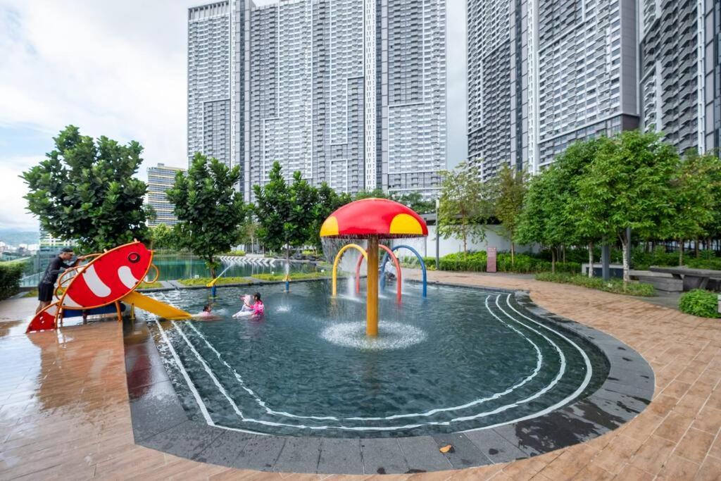 Sunlight 4br 9pax Mvertica Sunway Velocity Mall * Kuala Lumpur